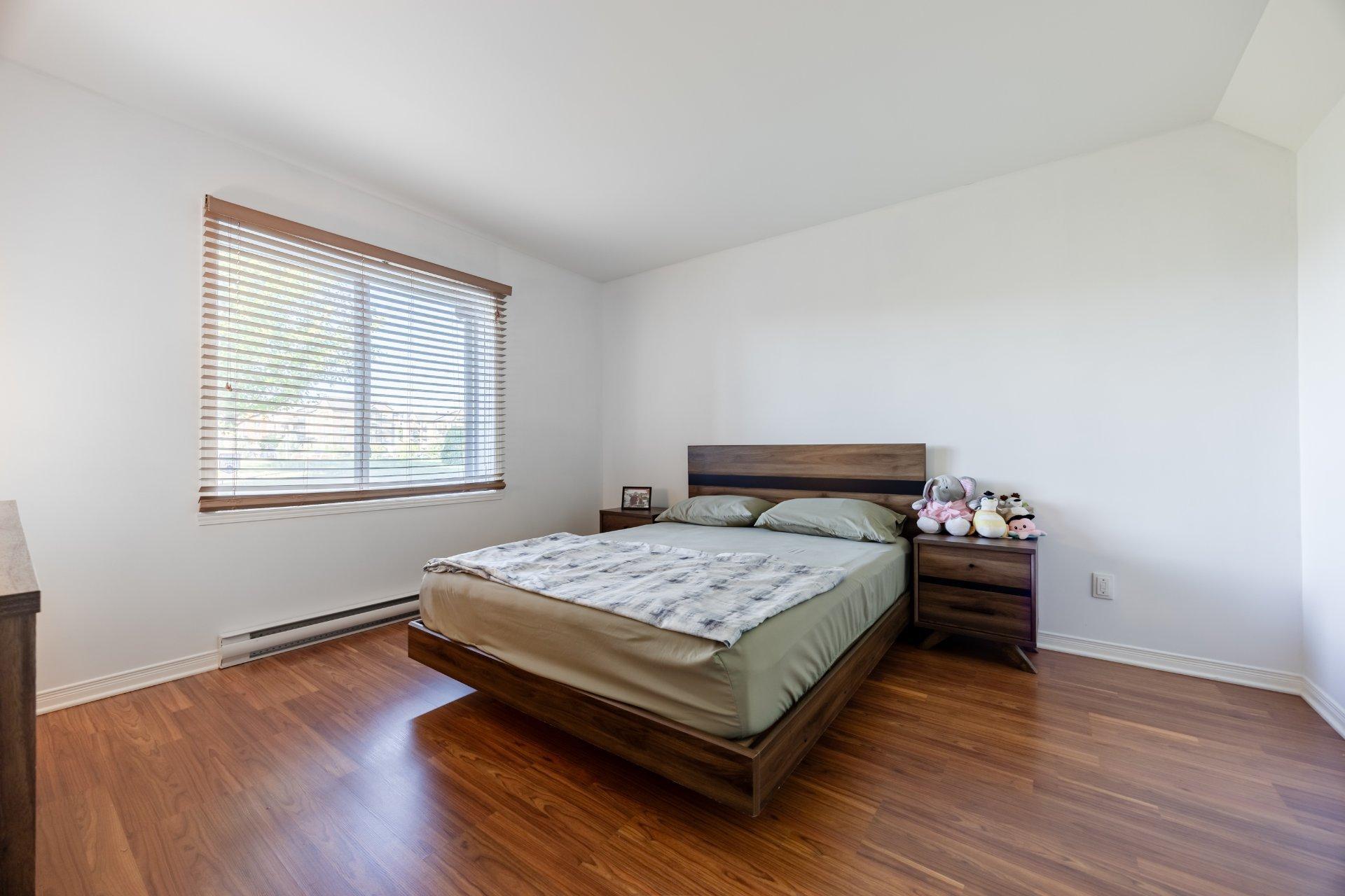 









5970


Rue Chevalier

, 1,
Brossard,




QC
J4Z0E8

