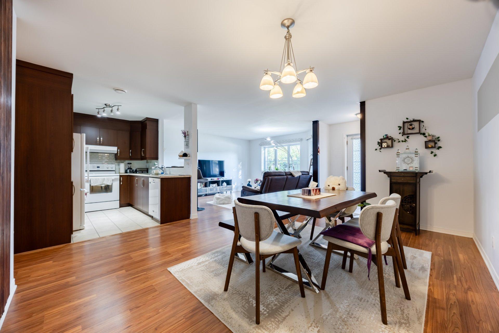 









5970


Rue Chevalier

, 1,
Brossard,




QC
J4Z0E8

