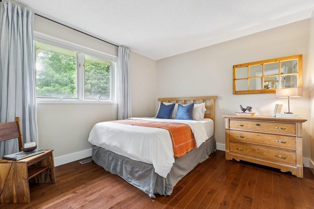 









29


Ch. Dunn

,
Chelsea,




QC
J9B1G6

