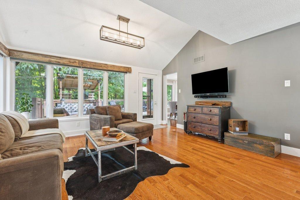 









29


Ch. Dunn

,
Chelsea,




QC
J9B1G6

