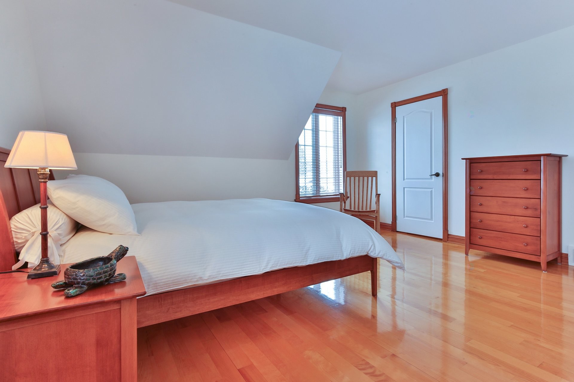 









243


16e Avenue

,
Saint-Jean-sur-Richelieu,




QC
J2X1A1

