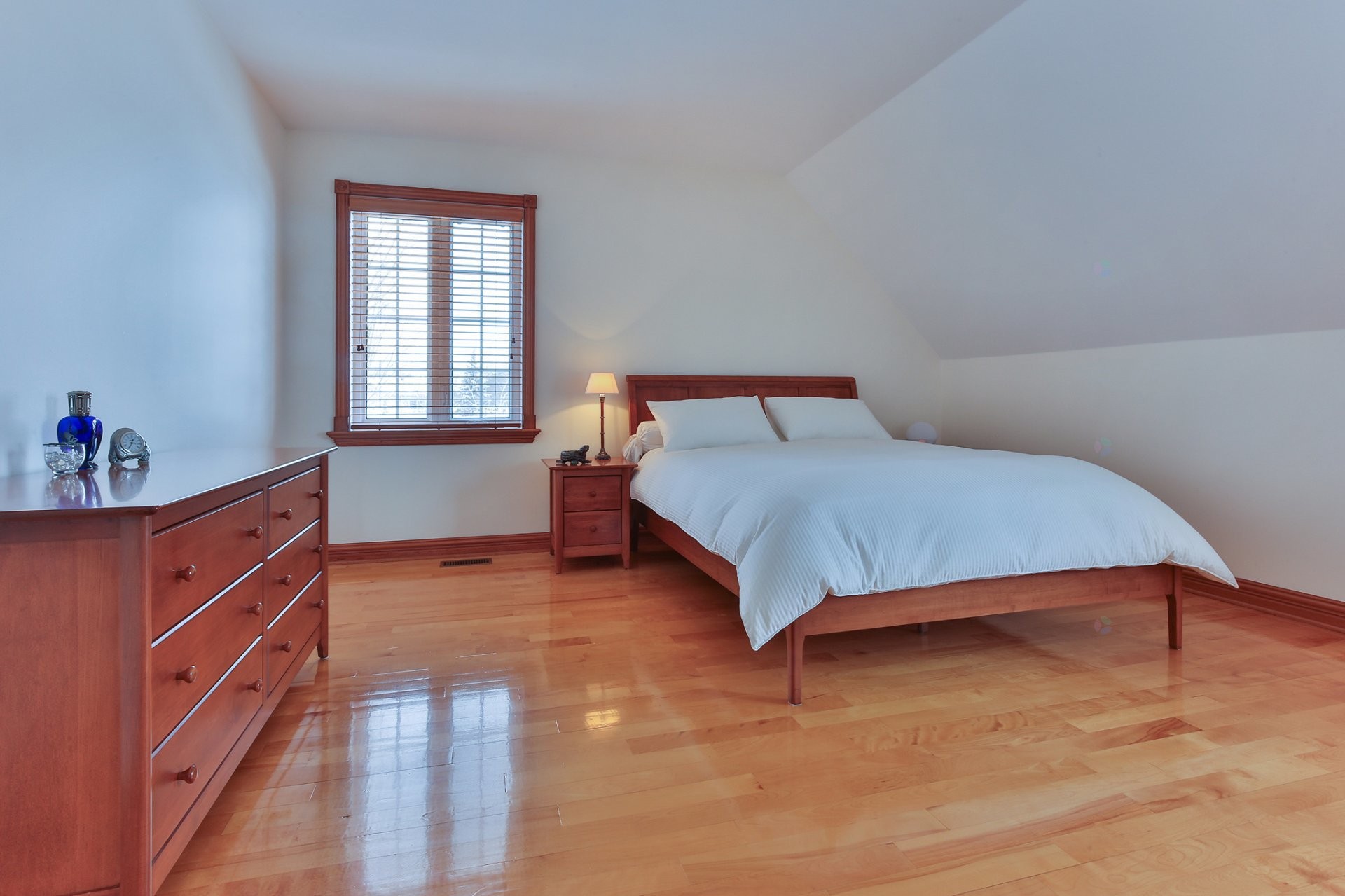 









243


16e Avenue

,
Saint-Jean-sur-Richelieu,




QC
J2X1A1

