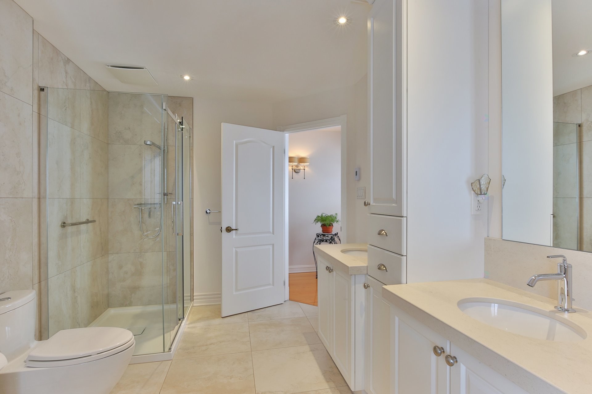 









243


16e Avenue

,
Saint-Jean-sur-Richelieu,




QC
J2X1A1

