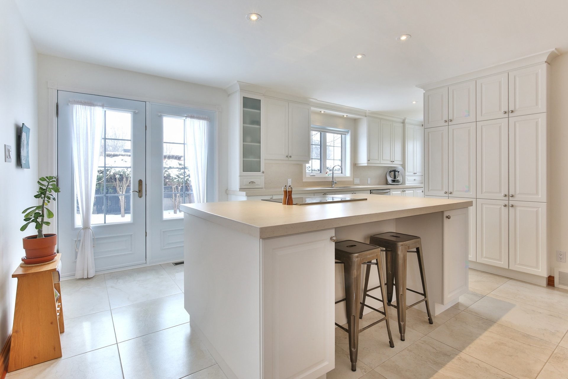 









243


16e Avenue

,
Saint-Jean-sur-Richelieu,




QC
J2X1A1

