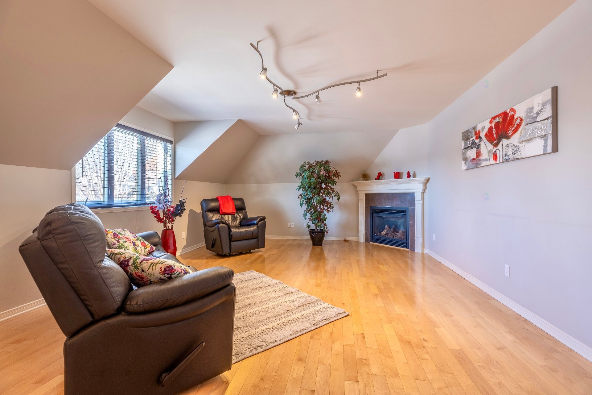 









83


Rue Jean-Paul-Lemieux

,
Notre-Dame-de-l'Île-Perrot,




QC
J7W1P4

