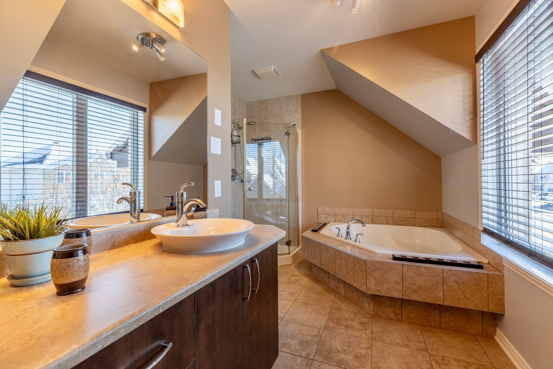 









83


Rue Jean-Paul-Lemieux

,
Notre-Dame-de-l'Île-Perrot,




QC
J7W1P4

