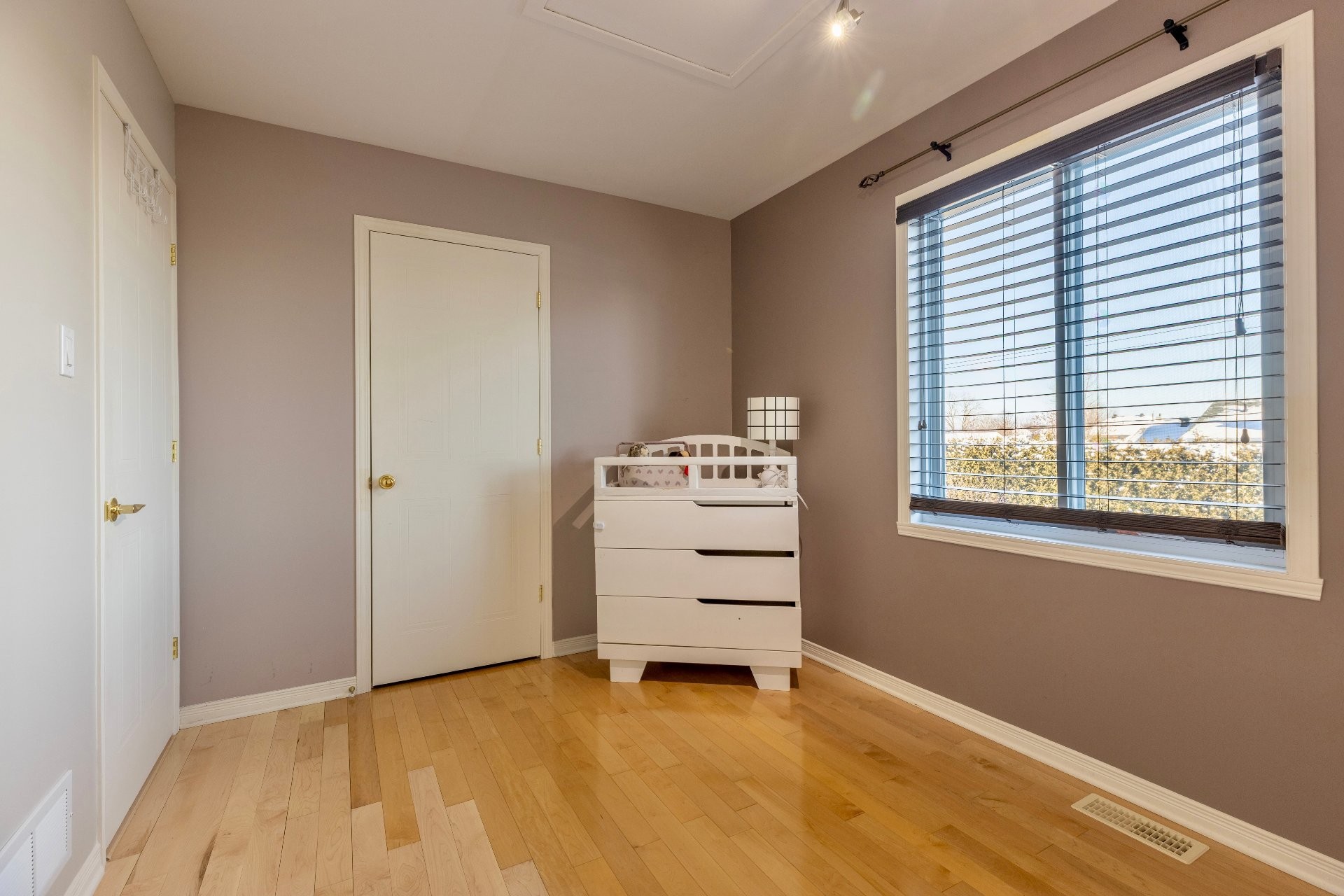 









83


Rue Jean-Paul-Lemieux

,
Notre-Dame-de-l'Île-Perrot,




QC
J7W1P4

