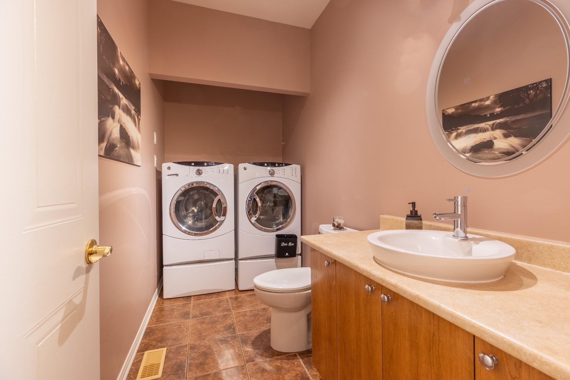 









83


Rue Jean-Paul-Lemieux

,
Notre-Dame-de-l'Île-Perrot,




QC
J7W1P4

