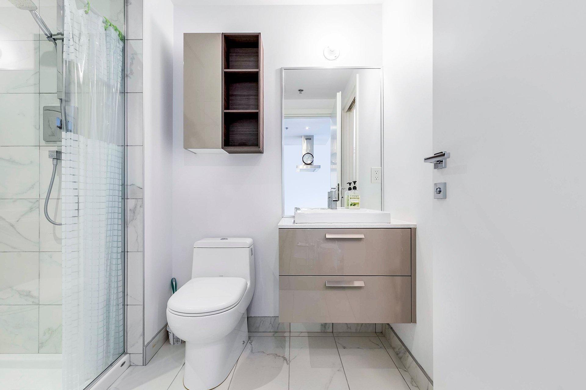 









1211


Rue Drummond

, 1607,
Montréal (Ville-Marie),




QC
H3G1V7

