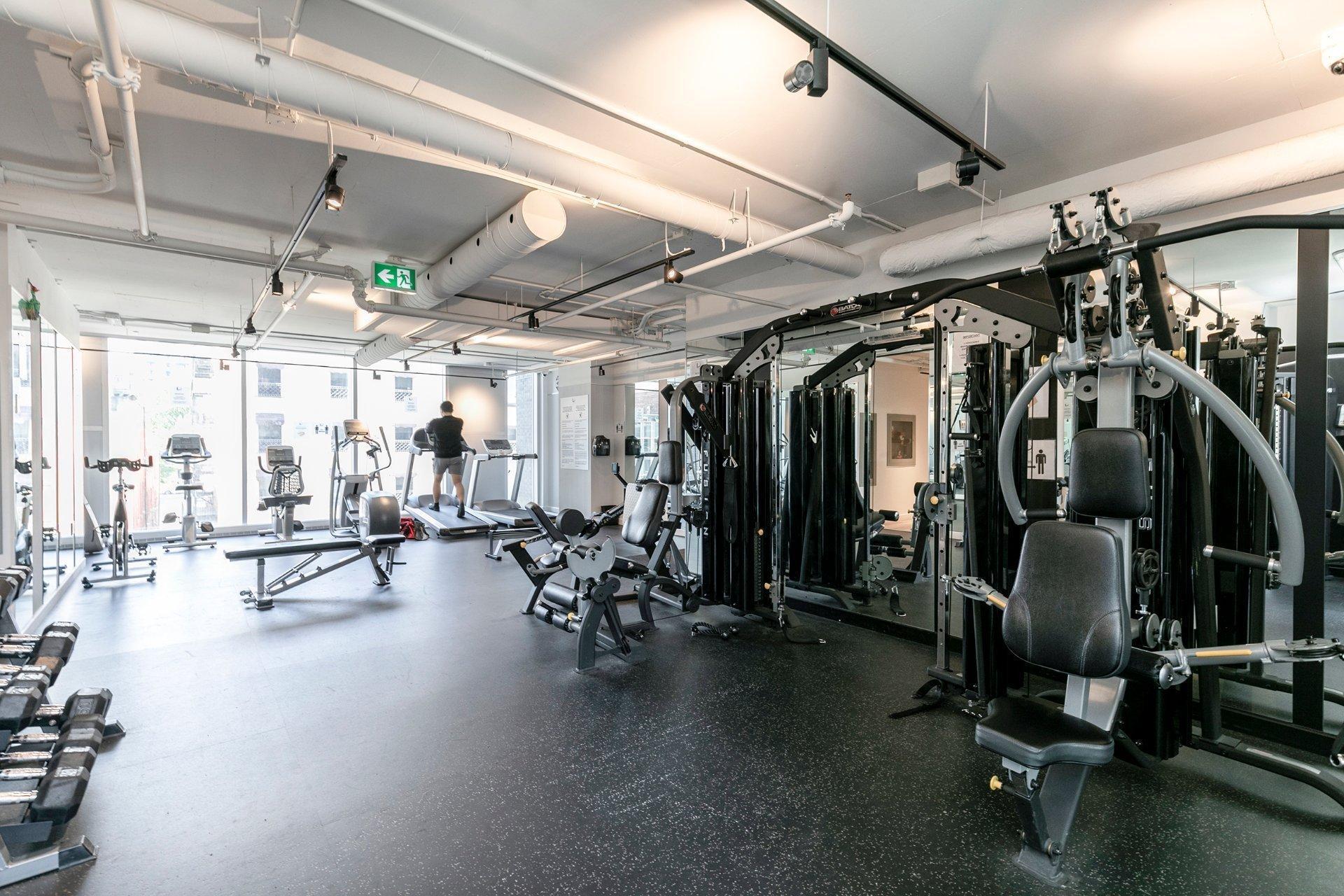 









1211


Rue Drummond

, 1607,
Montréal (Ville-Marie),




QC
H3G1V7

