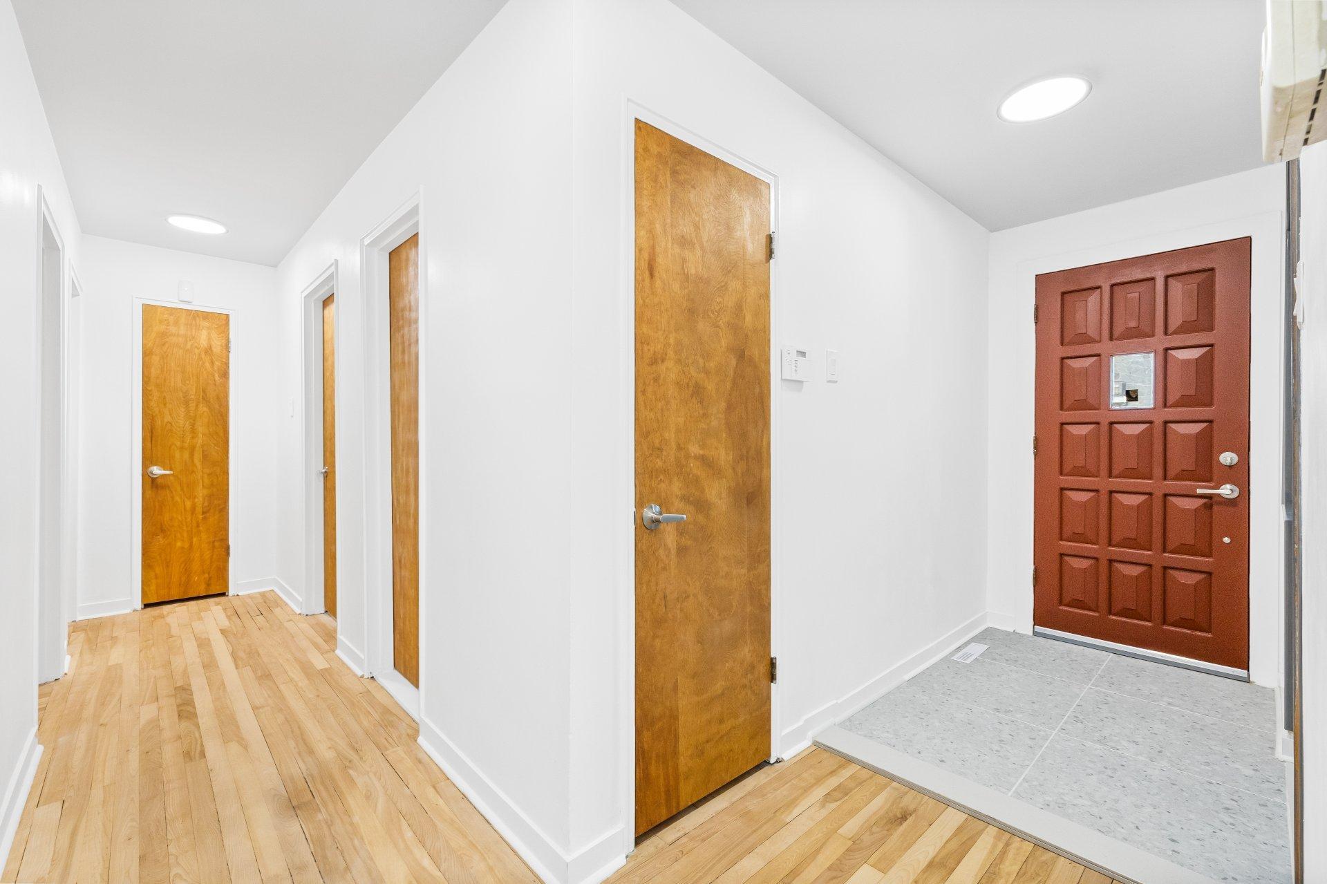 









20


Rue Émile

,
Laval (Laval-des-Rapides),




QC
H7N4K8

