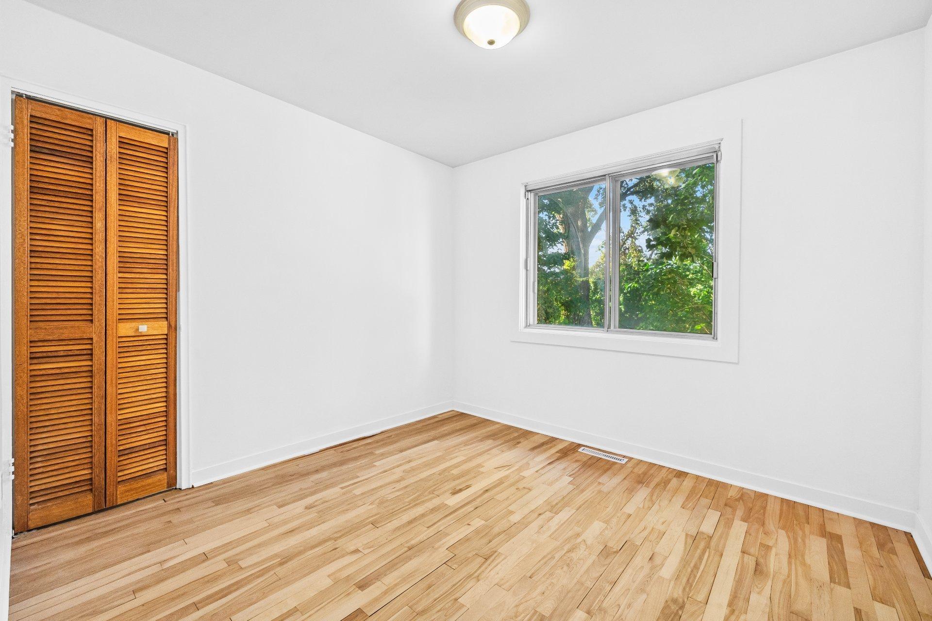 









20


Rue Émile

,
Laval (Laval-des-Rapides),




QC
H7N4K8

