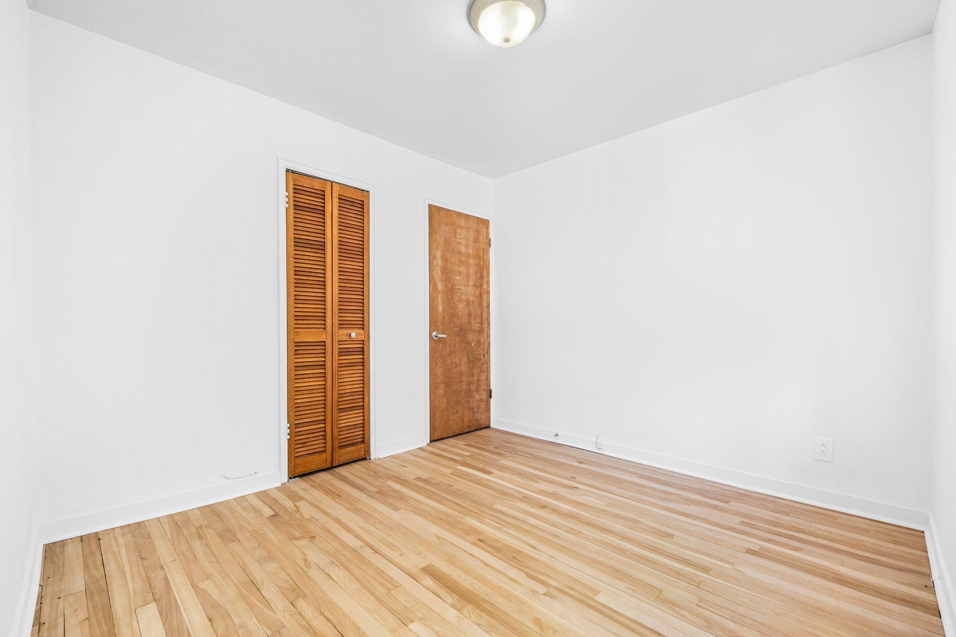 









20


Rue Émile

,
Laval (Laval-des-Rapides),




QC
H7N4K8

