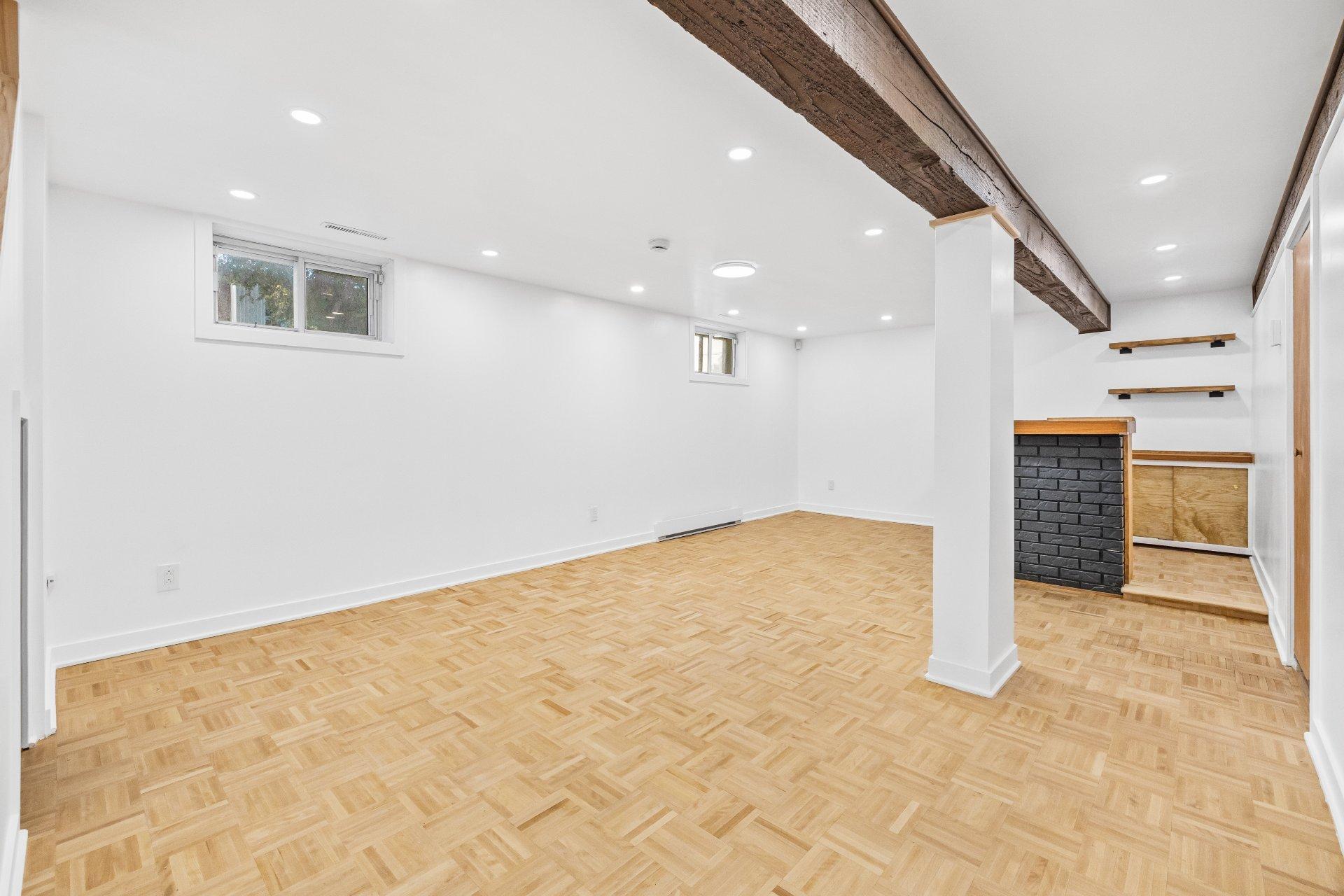 









20


Rue Émile

,
Laval (Laval-des-Rapides),




QC
H7N4K8

