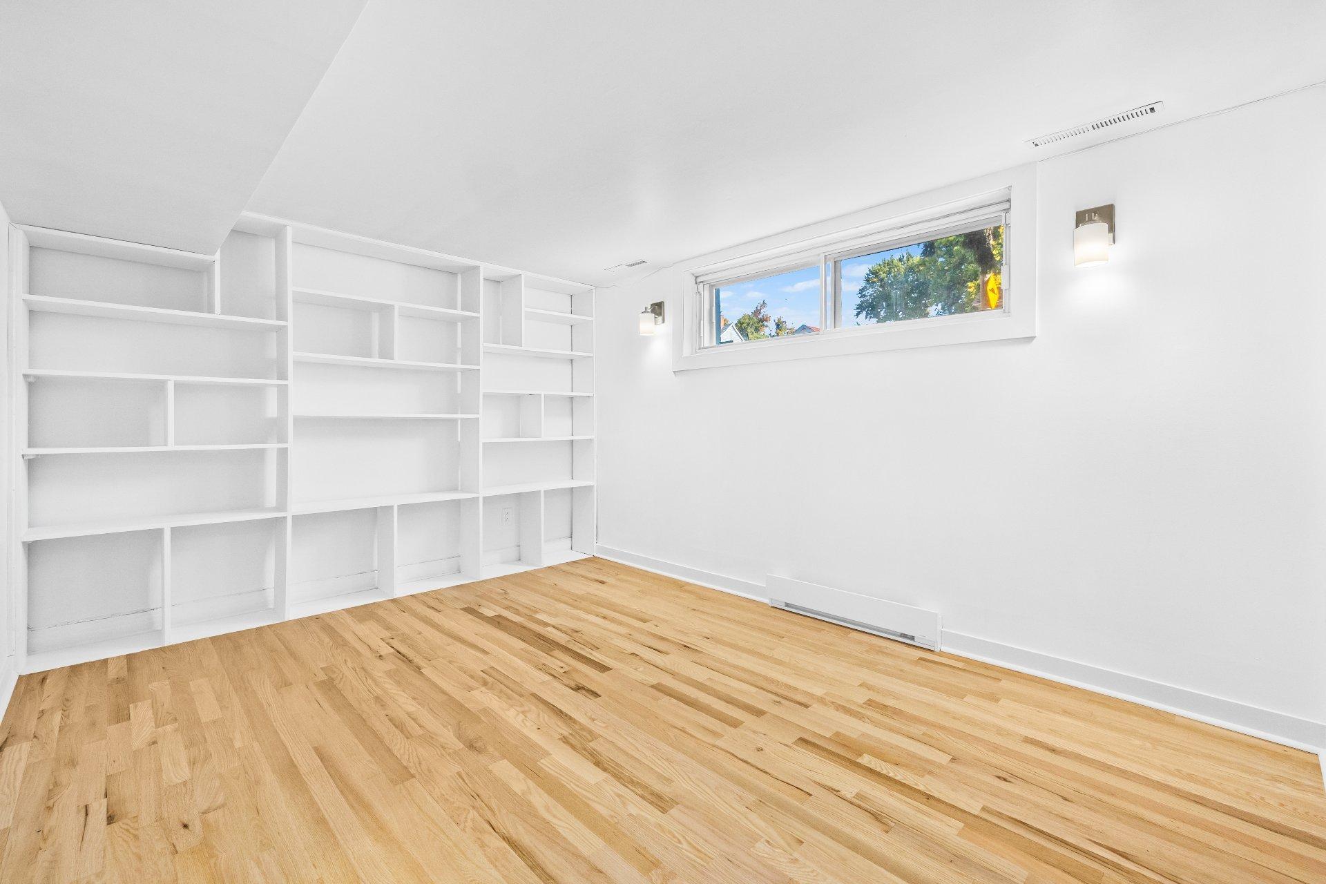 









20


Rue Émile

,
Laval (Laval-des-Rapides),




QC
H7N4K8

