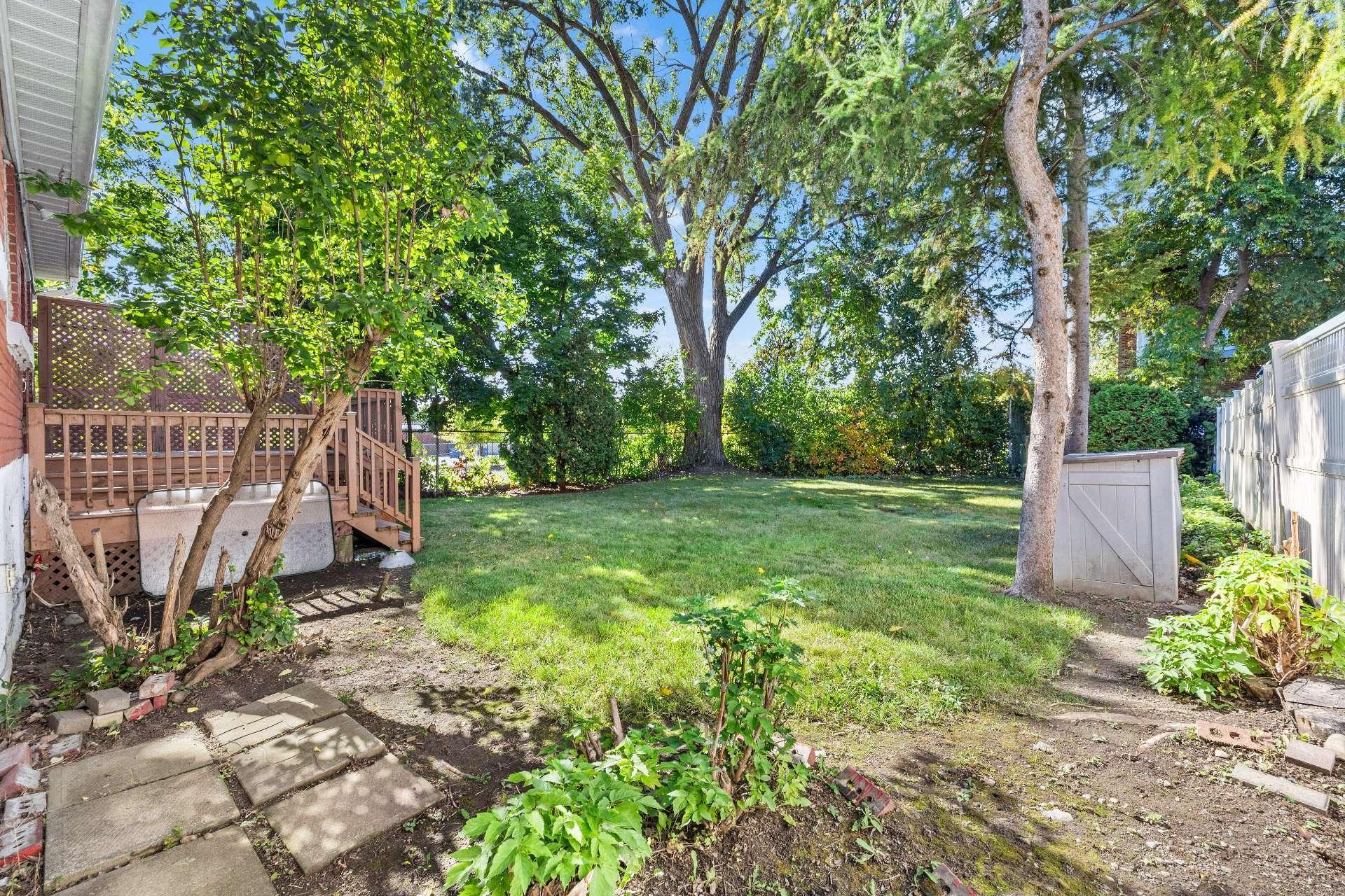 









20


Rue Émile

,
Laval (Laval-des-Rapides),




QC
H7N4K8

