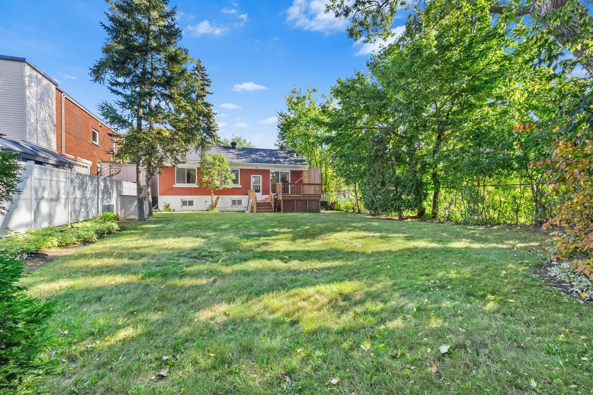 









20


Rue Émile

,
Laval (Laval-des-Rapides),




QC
H7N4K8

