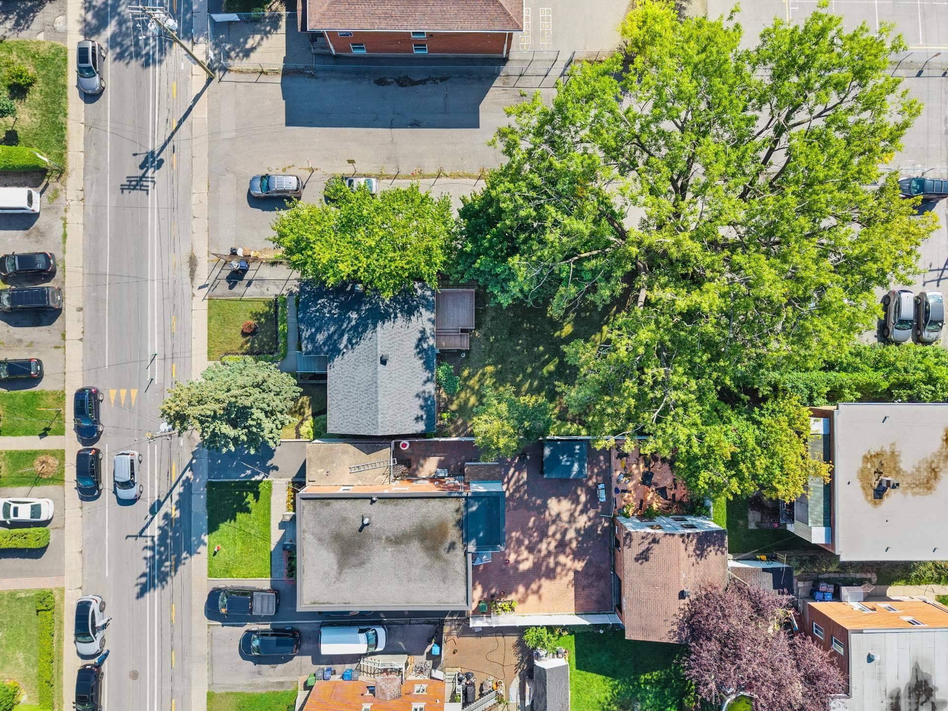 









20


Rue Émile

,
Laval (Laval-des-Rapides),




QC
H7N4K8

