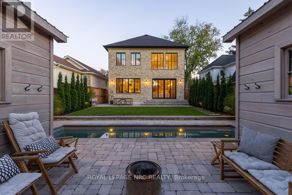 












166 DALHOUSIE AVENUE

,
St. Catharines (Port Dalhousie),




Ontario
L2N4X7

