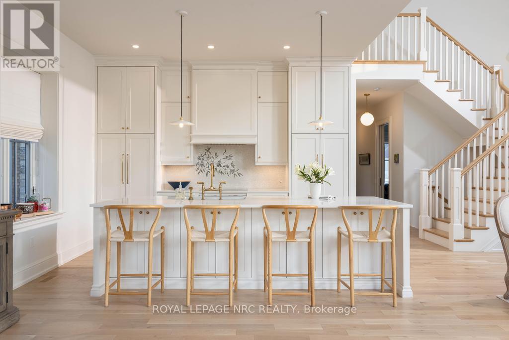 












166 DALHOUSIE AVENUE

,
St. Catharines (Port Dalhousie),




Ontario
L2N4X7

