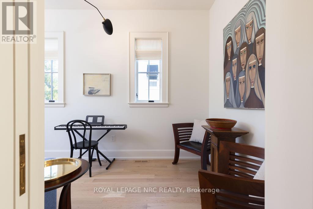 












166 DALHOUSIE AVENUE

,
St. Catharines (Port Dalhousie),




Ontario
L2N4X7

