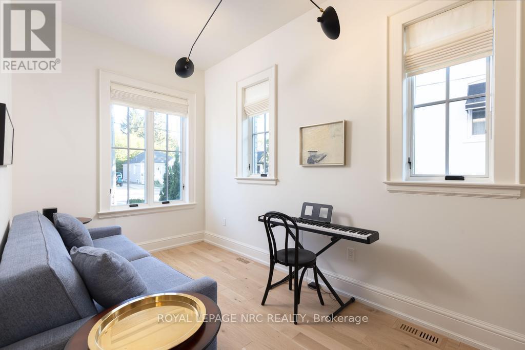 












166 DALHOUSIE AVENUE

,
St. Catharines (Port Dalhousie),




Ontario
L2N4X7

