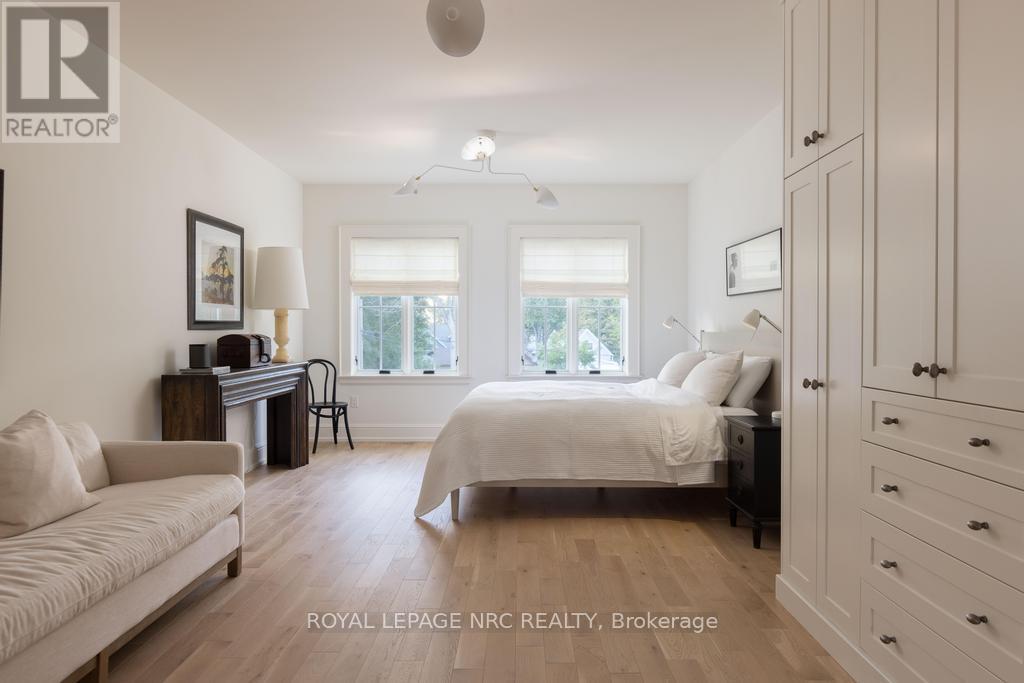 












166 DALHOUSIE AVENUE

,
St. Catharines (Port Dalhousie),




Ontario
L2N4X7

