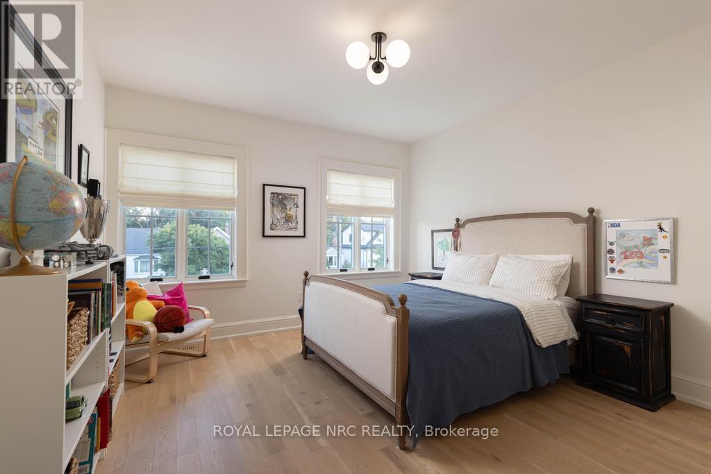 












166 DALHOUSIE AVENUE

,
St. Catharines (Port Dalhousie),




Ontario
L2N4X7

