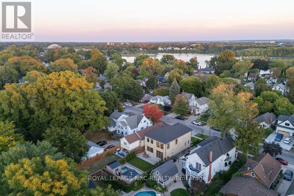 












166 DALHOUSIE AVENUE

,
St. Catharines (Port Dalhousie),




Ontario
L2N4X7

