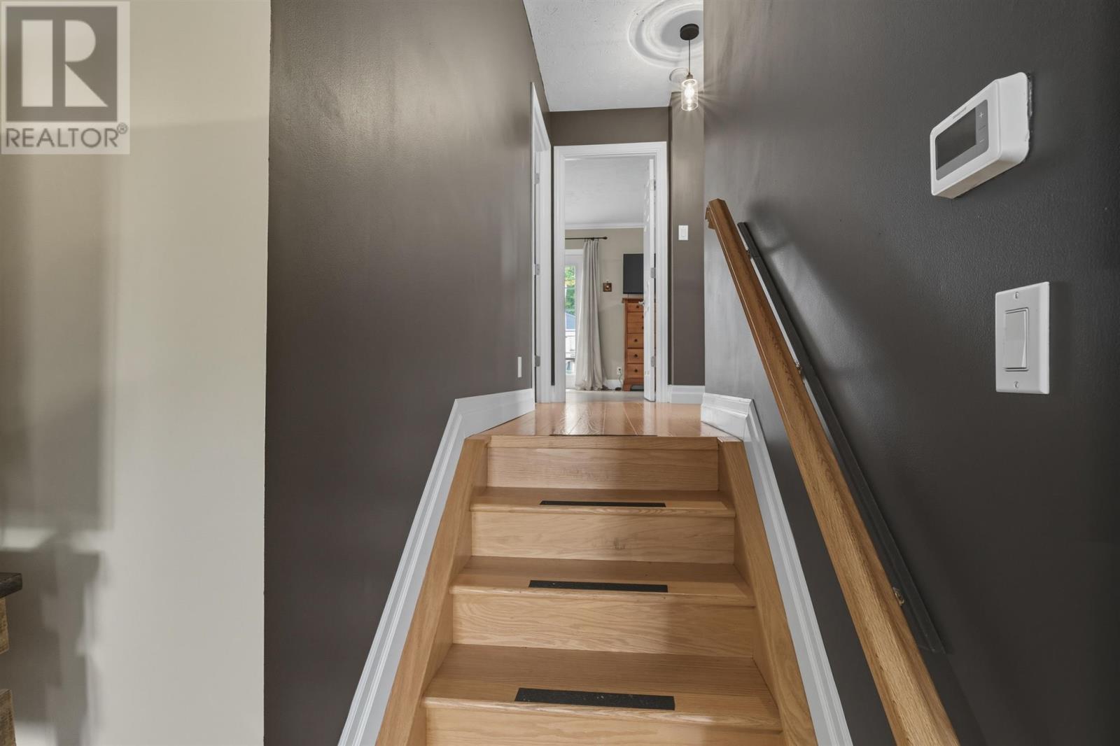 












37 McLaren CRES

,
Elliot Lake,




Ontario
P5A3M3

