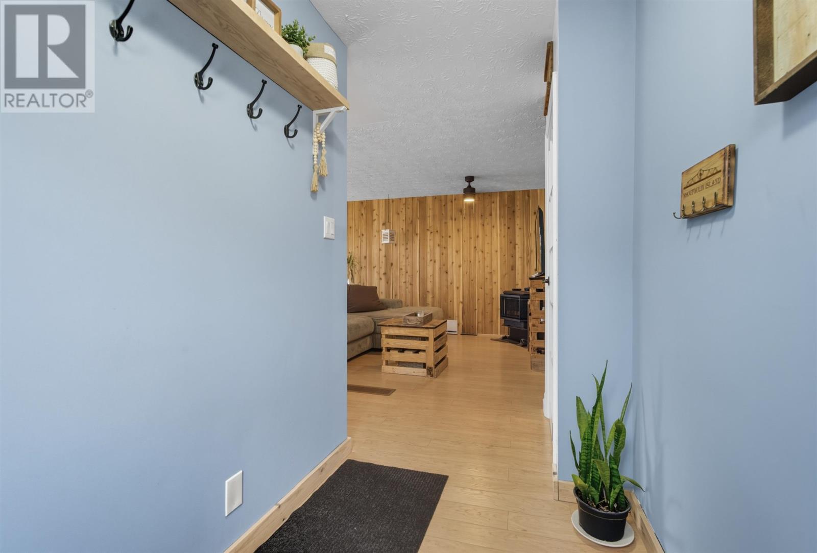 












37 McLaren CRES

,
Elliot Lake,




Ontario
P5A3M3

