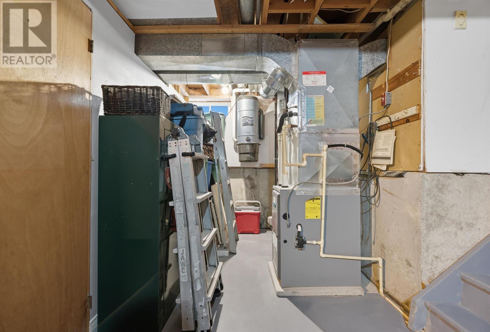 












37 McLaren CRES

,
Elliot Lake,




Ontario
P5A3M3

