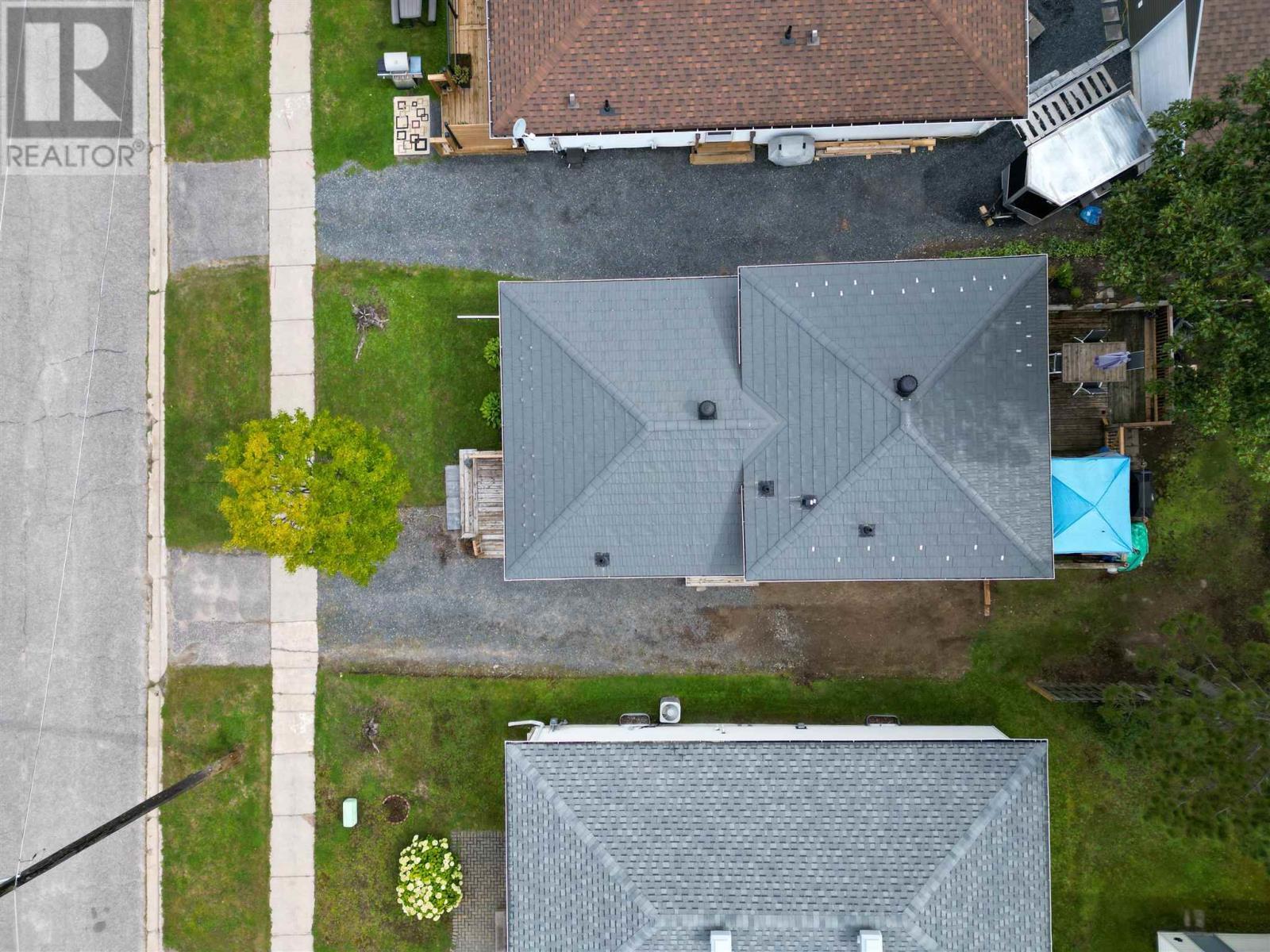 












37 McLaren CRES

,
Elliot Lake,




Ontario
P5A3M3

