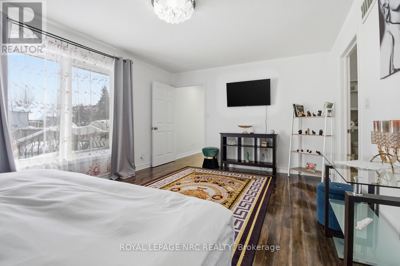 












6384 MONTROSE ROAD

,
Niagara Falls (West Wood),




Ontario
L2H1L6

