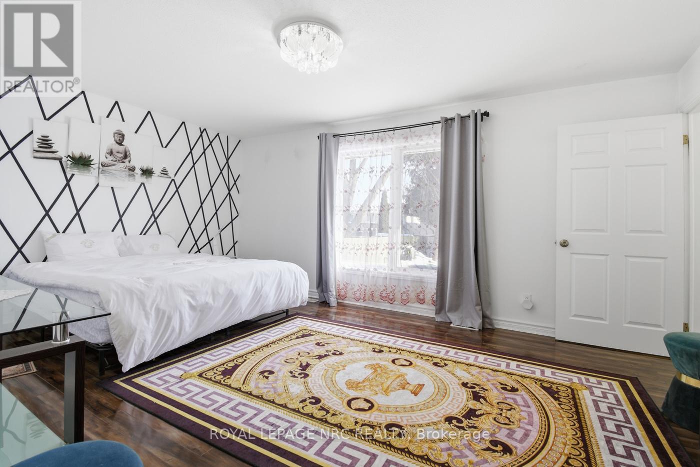 












6384 MONTROSE ROAD

,
Niagara Falls (West Wood),




Ontario
L2H1L6

