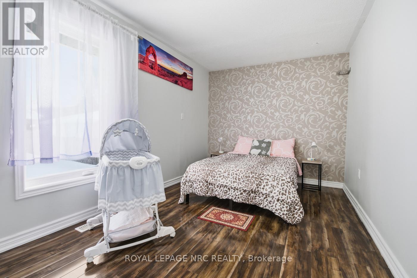 












6384 MONTROSE ROAD

,
Niagara Falls (West Wood),




Ontario
L2H1L6

