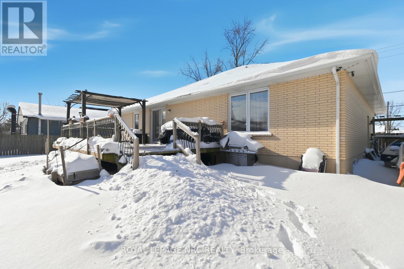 












6384 MONTROSE ROAD

,
Niagara Falls (West Wood),




Ontario
L2H1L6

