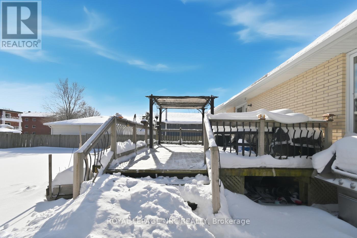 












6384 MONTROSE ROAD

,
Niagara Falls (West Wood),




Ontario
L2H1L6

