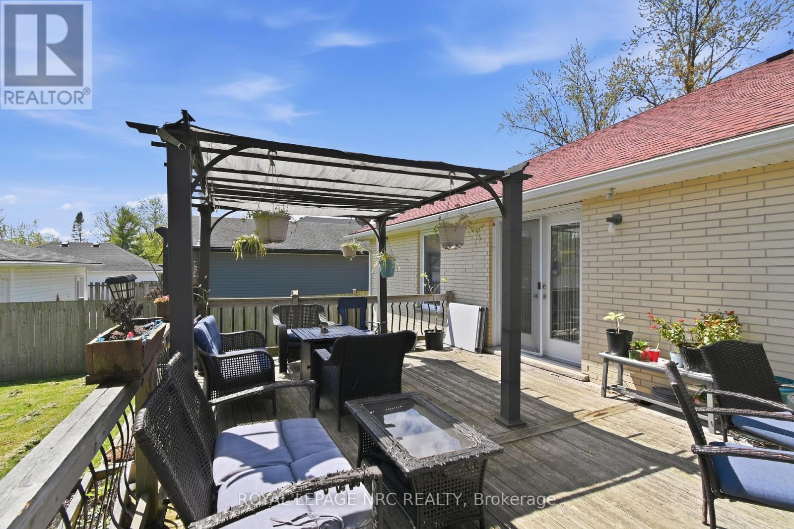 












6384 MONTROSE ROAD

,
Niagara Falls (West Wood),




Ontario
L2H1L6

