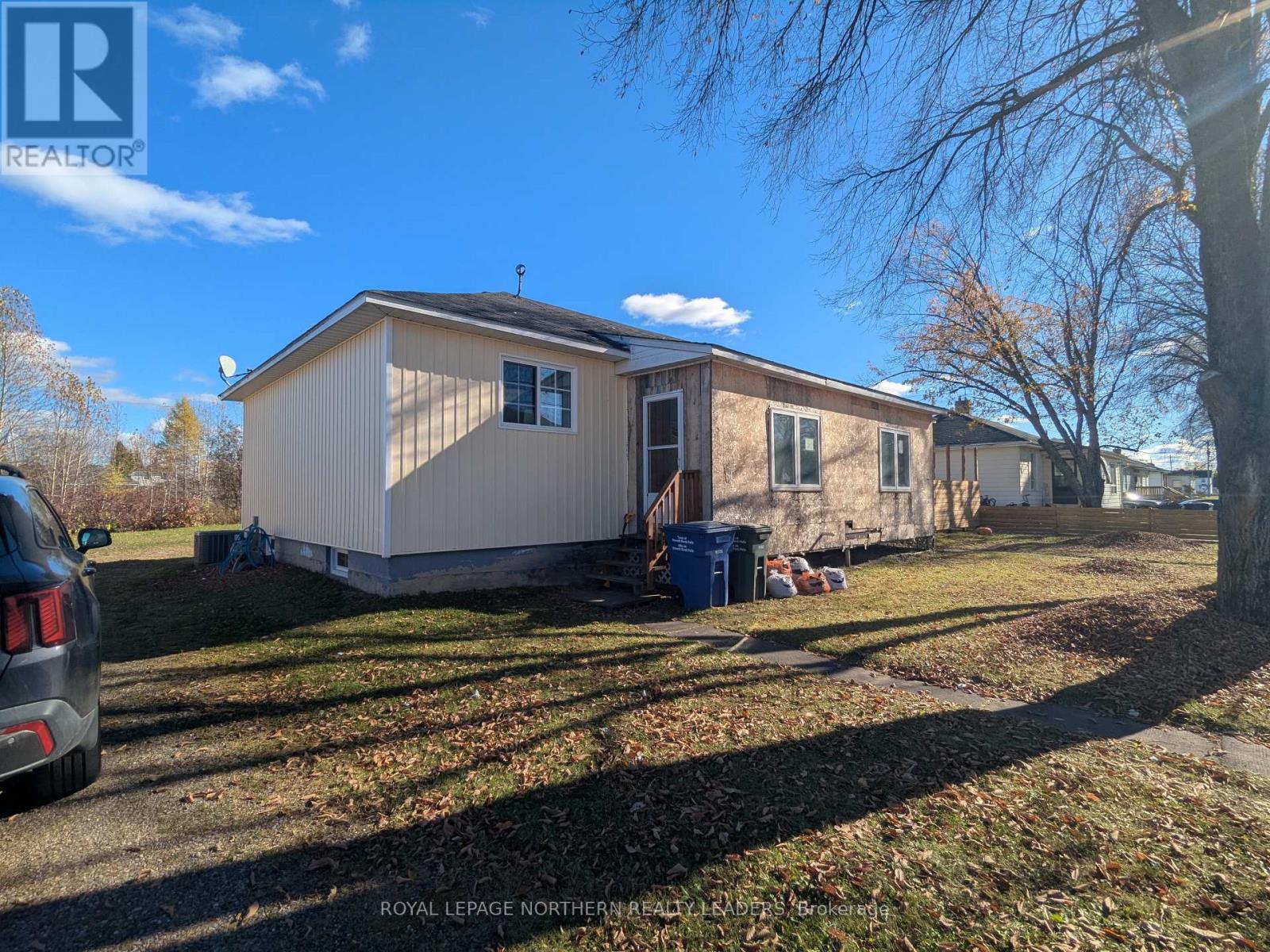 












59 FOURTH STREET

,
Smooth Rock Falls (SRF),




Ontario
P0L2B0

