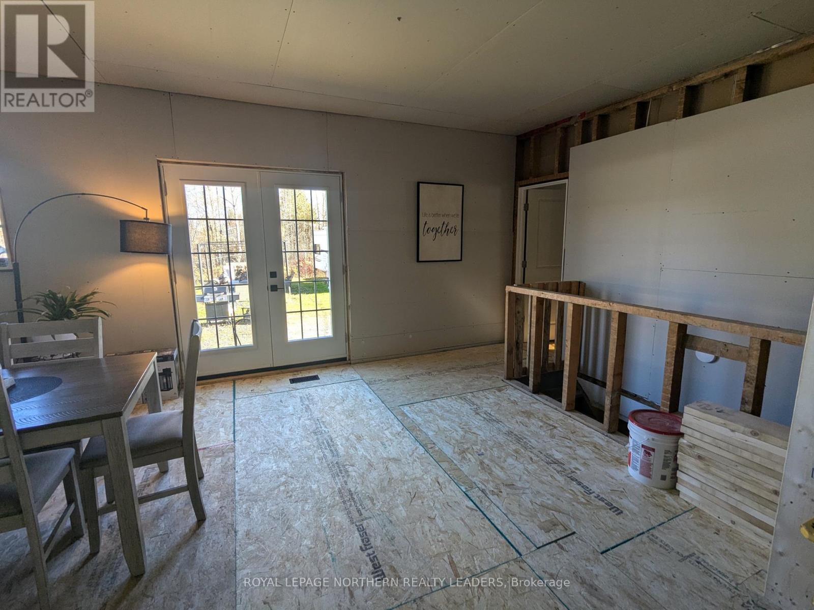 












59 FOURTH STREET

,
Smooth Rock Falls (SRF),




Ontario
P0L2B0

