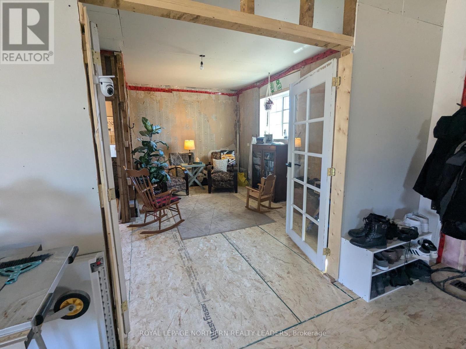 












59 FOURTH STREET

,
Smooth Rock Falls (SRF),




Ontario
P0L2B0

