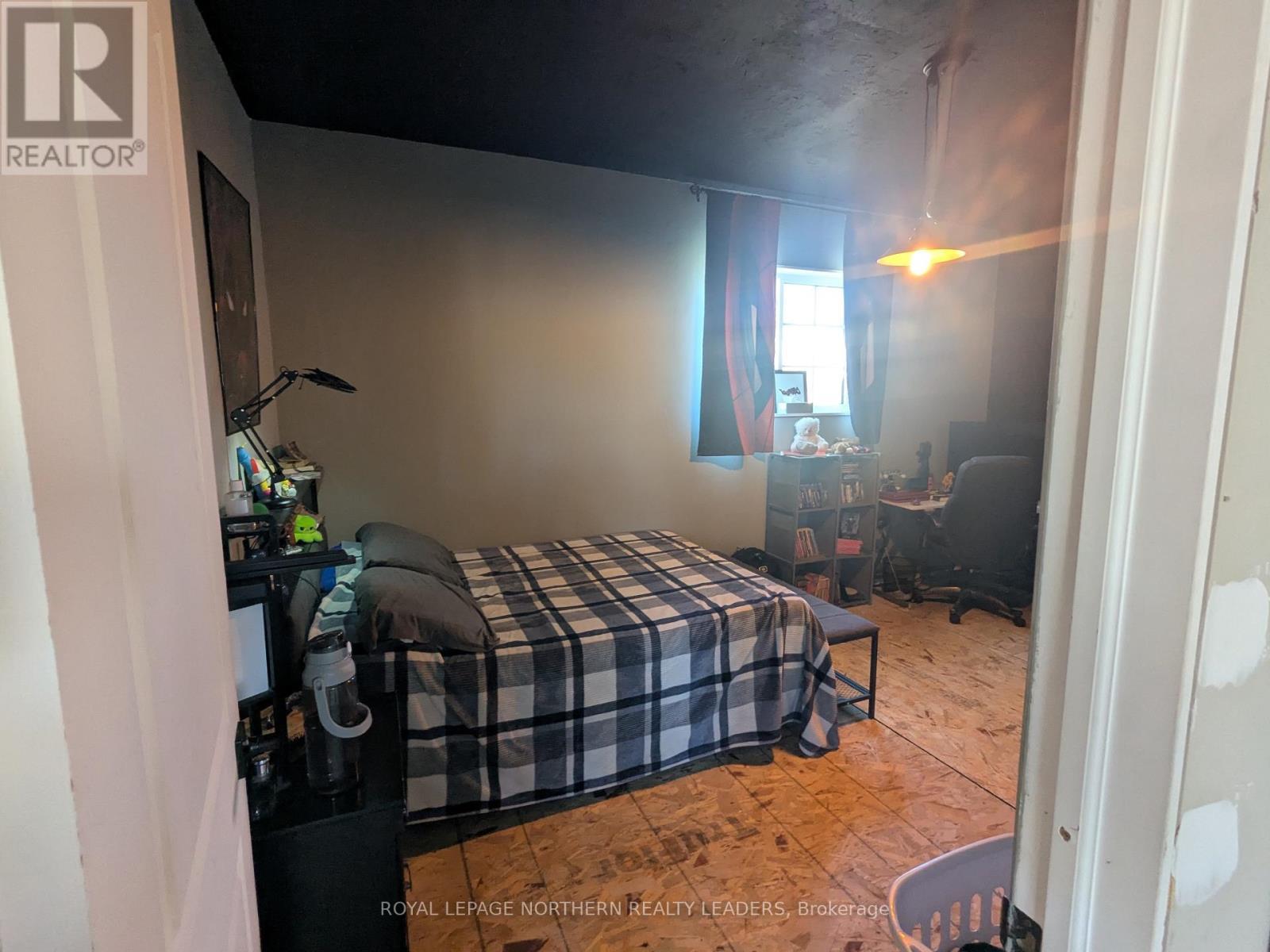 












59 FOURTH STREET

,
Smooth Rock Falls (SRF),




Ontario
P0L2B0

