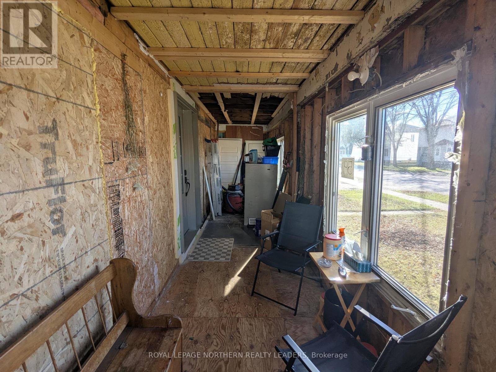 












59 FOURTH STREET

,
Smooth Rock Falls (SRF),




Ontario
P0L2B0

