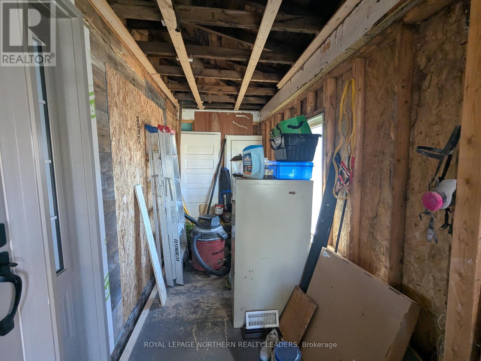 












59 FOURTH STREET

,
Smooth Rock Falls (SRF),




Ontario
P0L2B0

