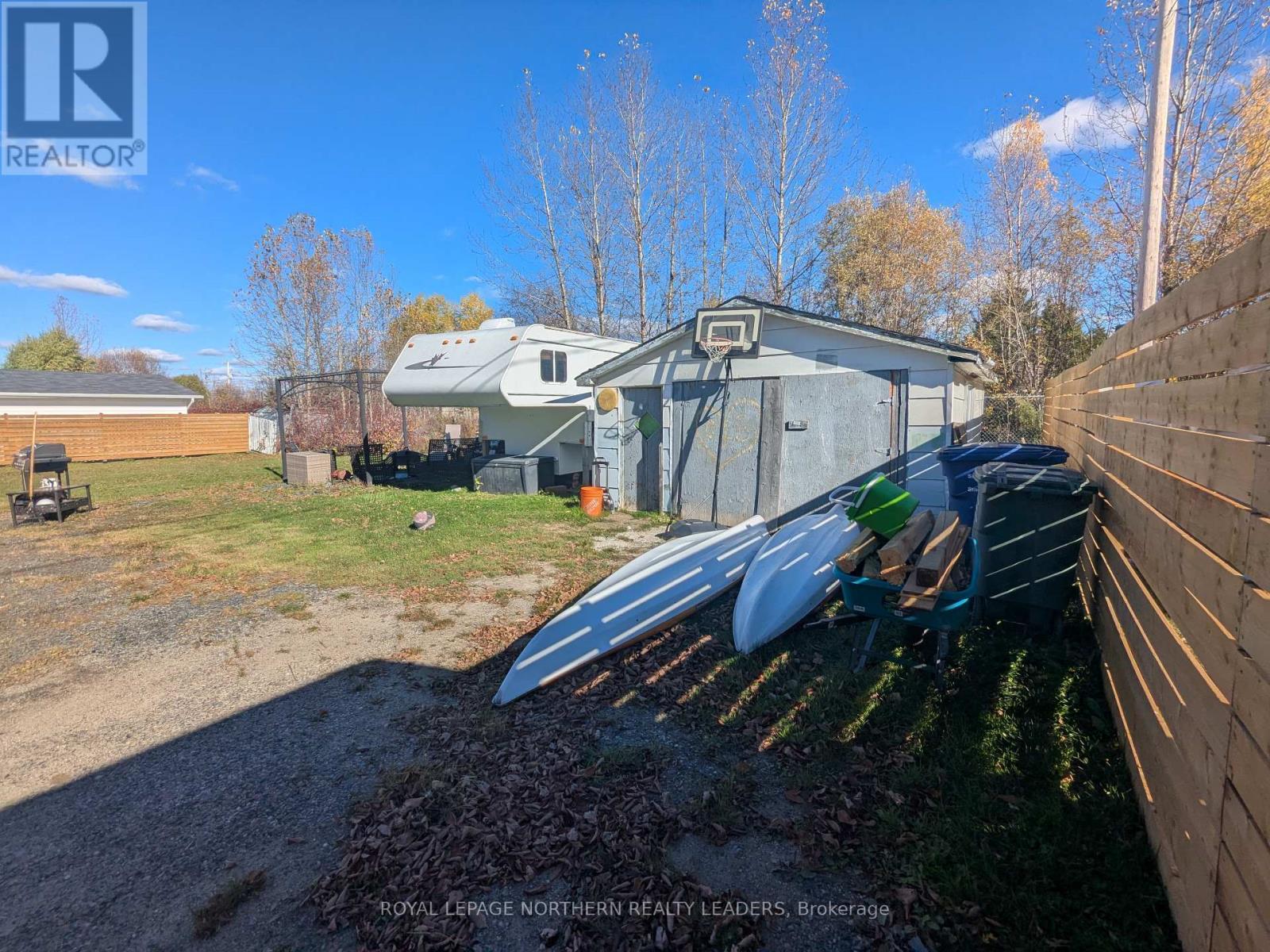 












59 FOURTH STREET

,
Smooth Rock Falls (SRF),




Ontario
P0L2B0

