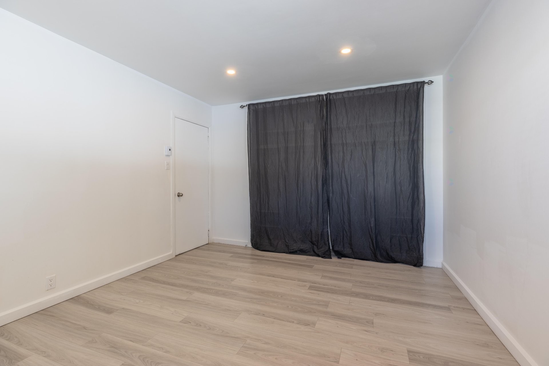 









370


Rue St-Michel

,
Saint-Michel-des-Saints,




QC
J0K3B0


