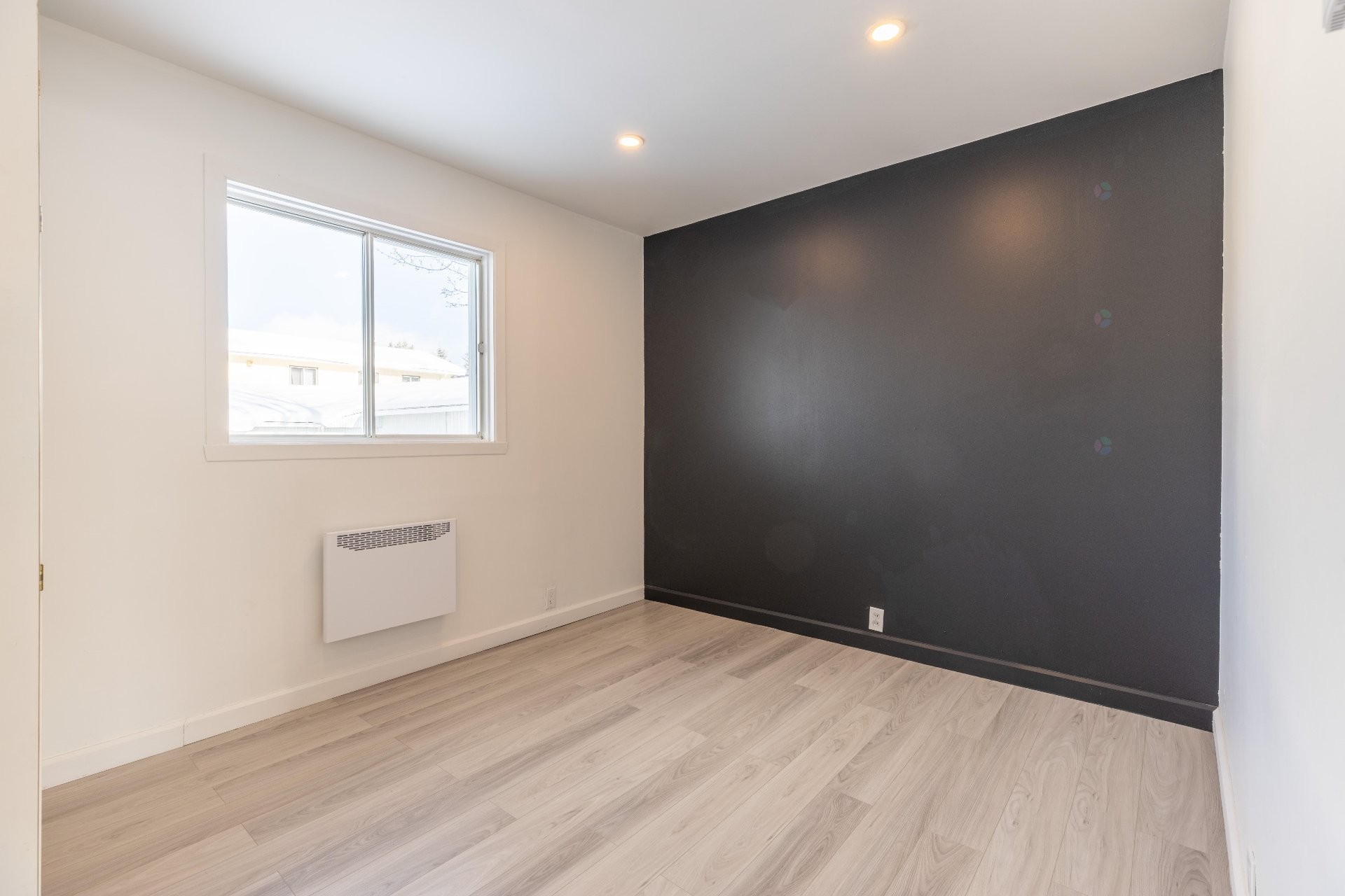 









370


Rue St-Michel

,
Saint-Michel-des-Saints,




QC
J0K3B0

