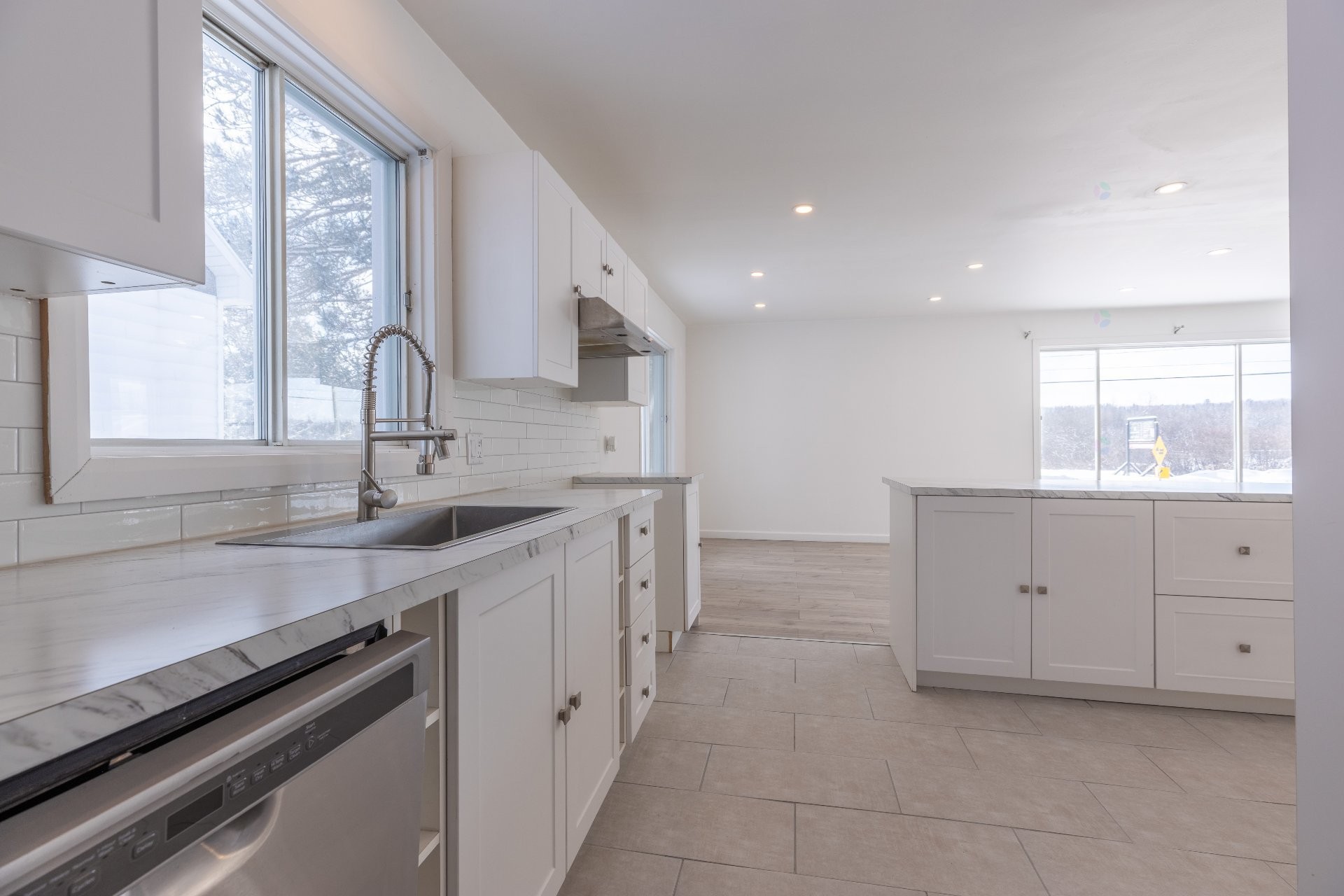 









370


Rue St-Michel

,
Saint-Michel-des-Saints,




QC
J0K3B0

