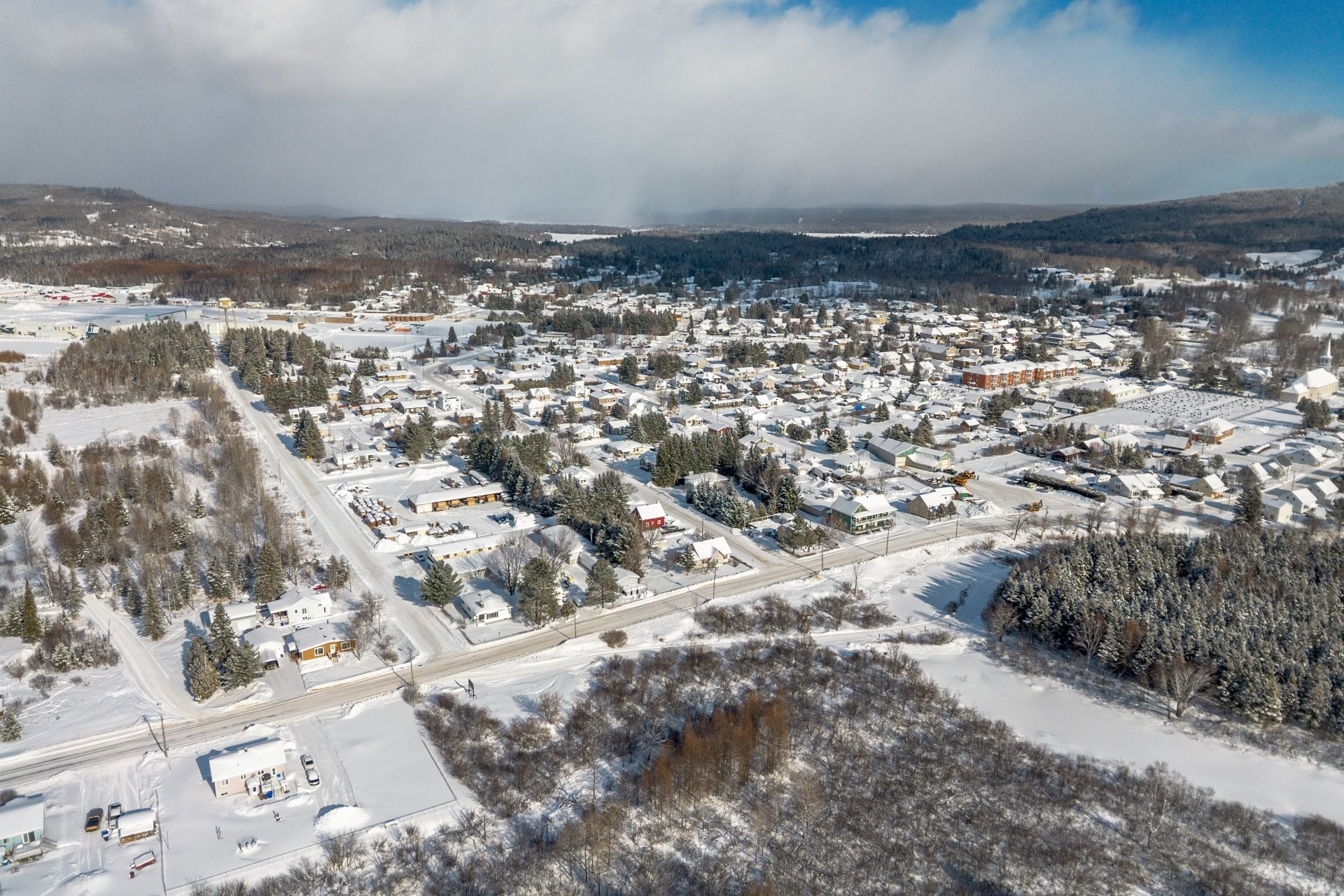 









370


Rue St-Michel

,
Saint-Michel-des-Saints,




QC
J0K3B0

